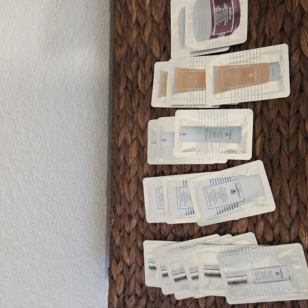 17 Sisley Paris samples